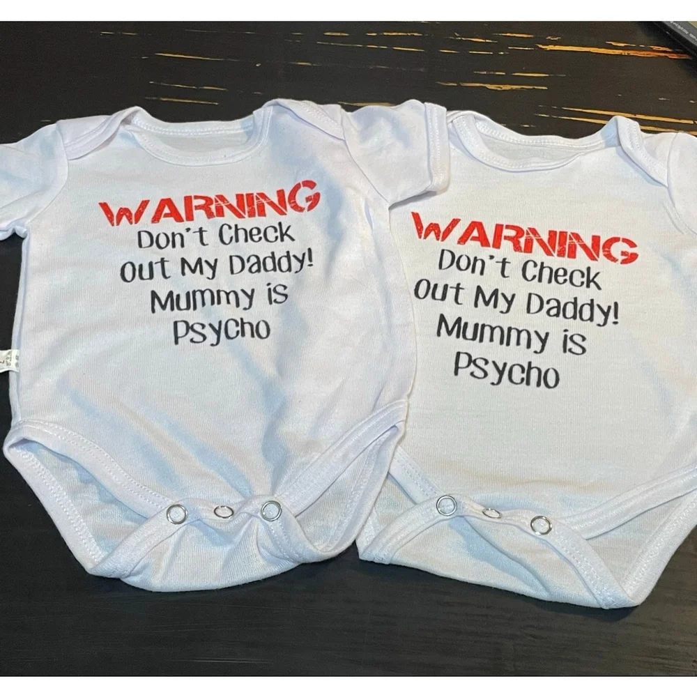 Unbranded “mummy’s psycho” Bodysuit 0-3m funny saying twins